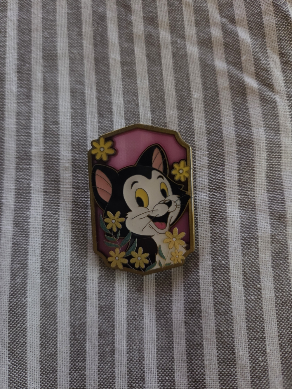 DISNEY - Minnie Miuse Figaro Enamel Pin (authentic)